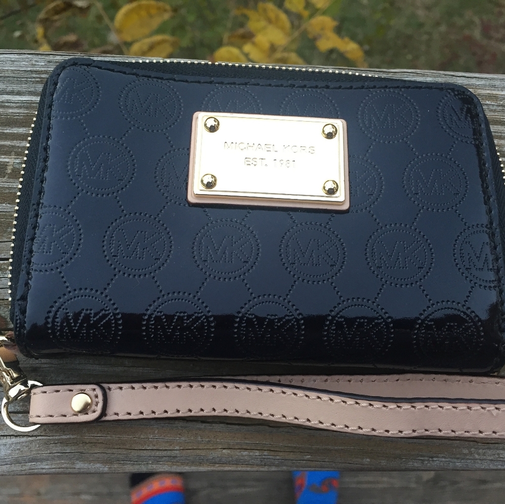 Michael Kors Black and Gold Wristlet